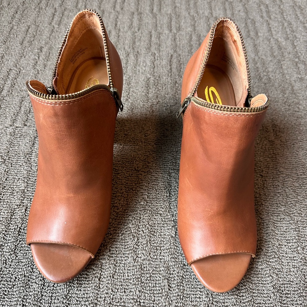 Sbicca Brown Ankle Booties with Peep-Toe Design